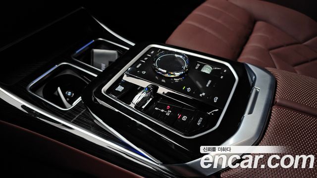 BMW 7 Series (G70) 740i xDrive M Sport 2025 — фото 9