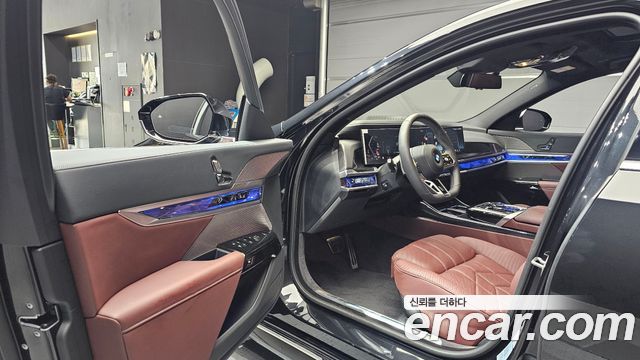 BMW 7 Series (G70) 740i xDrive M Sport 2025 — фото 10