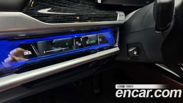BMW 7 Series (G70) 740i xDrive M Sport 2025 — фото 27