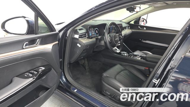 Kia K5 (III) 2.0 Noblesse 2023 — фото 10