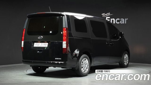 Hyundai Staria Cargo 5-Seater Modern 2022 — фото 2