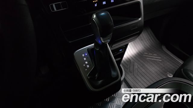 Hyundai Staria Cargo 5-Seater Modern 2022 — фото 9