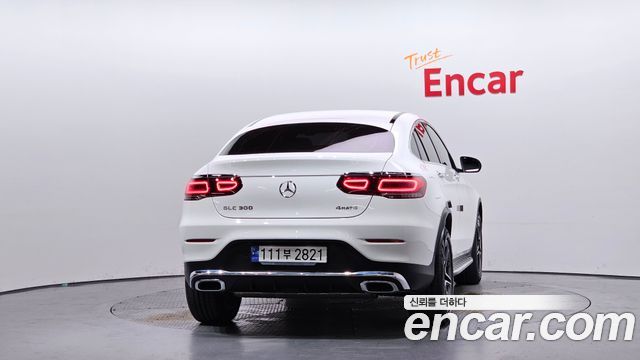 Mercedes-Benz GLC-Class (X253) GCL300 4MATIC Coupe 2023 — фото 4