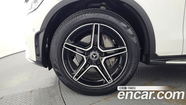 Mercedes-Benz GLC-Class (X253) GCL300 4MATIC Coupe 2023 — фото 5