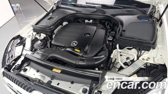 Mercedes-Benz GLC-Class (X253) GCL300 4MATIC Coupe 2023 — фото 6