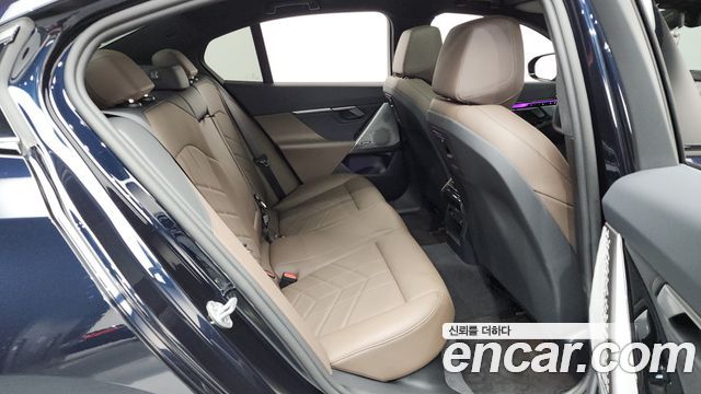 BMW 5 Series (G60) 523d M Sport 2025 — фото 11