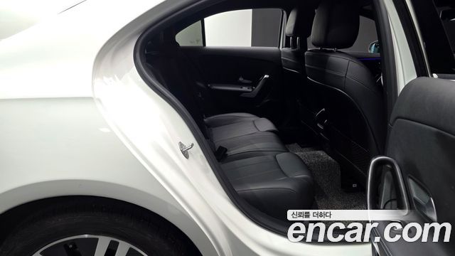 Mercedes-Benz A-Class (W177) A220 Sedan 2021 — фото 11