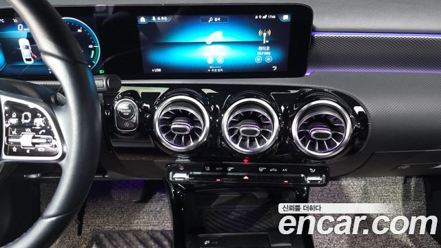 Mercedes-Benz A-Class (W177) A220 Sedan 2021 — фото 13