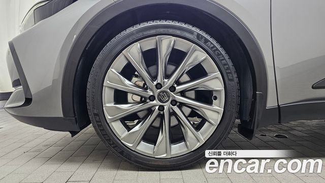 Toyota Crown Crossover 2.5 4WD Hybrid 2025 — фото 5
