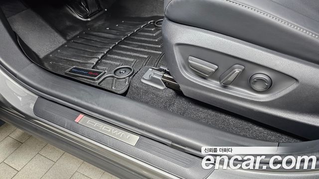Toyota Crown Crossover 2.5 4WD Hybrid 2025 — фото 31
