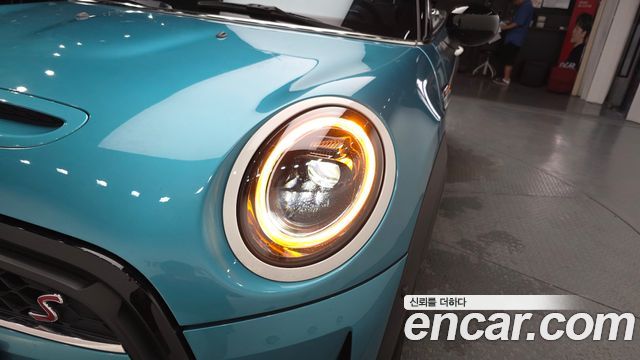 MINI Cooper S Convertible Seaside Edition 3rd 2023 — фото 28