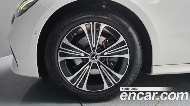 Mercedes-Benz E-Class (W214) E200 Avantgarde 2024 — фото 5