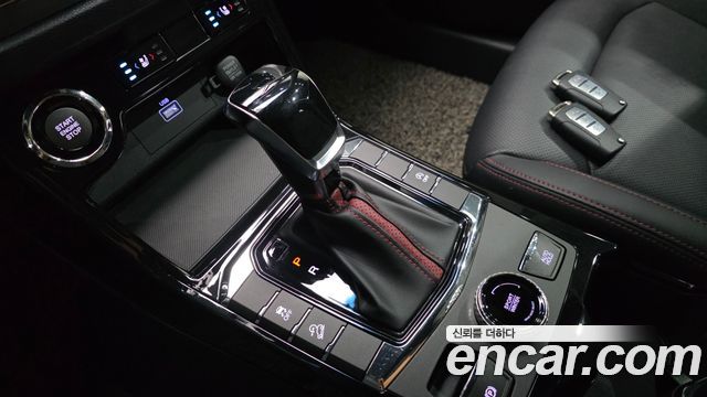 KG Mobility (SsangYong) Beautiful Korando Gasoline 1.5 2WD R-Plus 2022 — фото 9