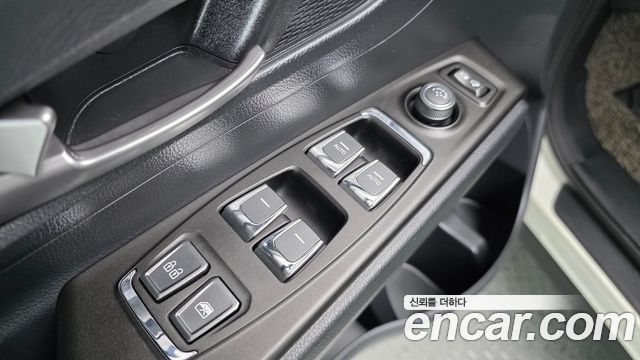 KG Mobility (SsangYong) Beautiful Korando Gasoline 1.5 2WD R-Plus 2022 — фото 12
