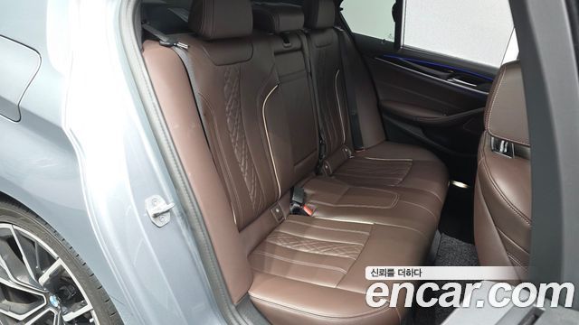 BMW 5 Series (G30) 530i xDrive M Sport Package 2023 — фото 11