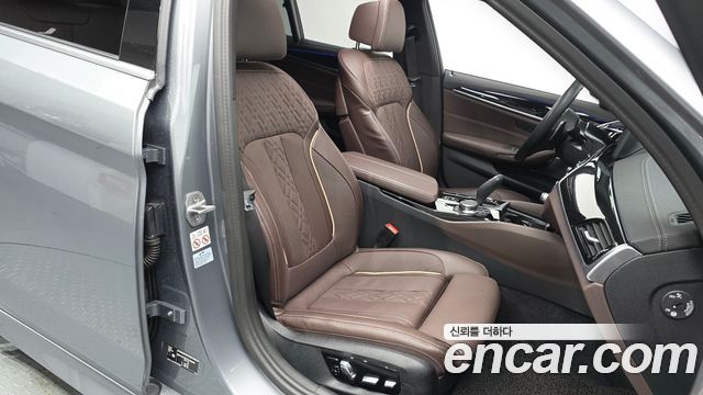 BMW 5 Series (G30) 530i xDrive M Sport Package 2023 — фото 12