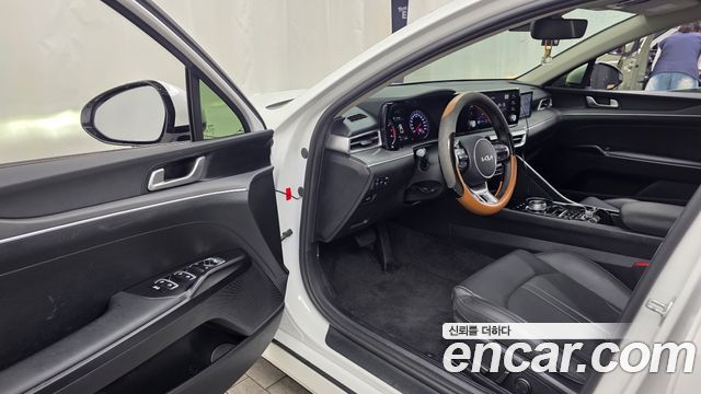 Kia K5 (III) 2.0 Prestige 2023 — фото 10
