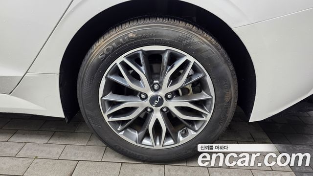 Kia K5 (III) 2.0 Prestige 2023 — фото 21