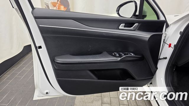 Kia K5 (III) 2.0 Prestige 2023 — фото 24