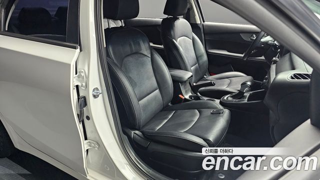 Kia K3 Prestige 2021 — фото 12