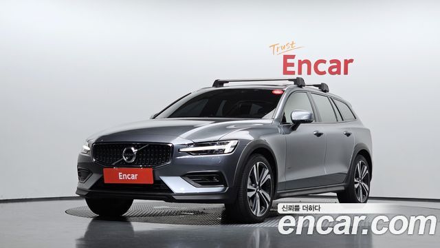 Volvo V60 Cross Country (II) T5 Pro AWD