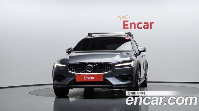 Volvo V60 Cross Country (II) T5 Pro AWD 2020 — фото 3