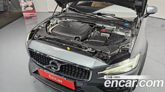 Volvo V60 Cross Country (II) T5 Pro AWD 2020 — фото 6