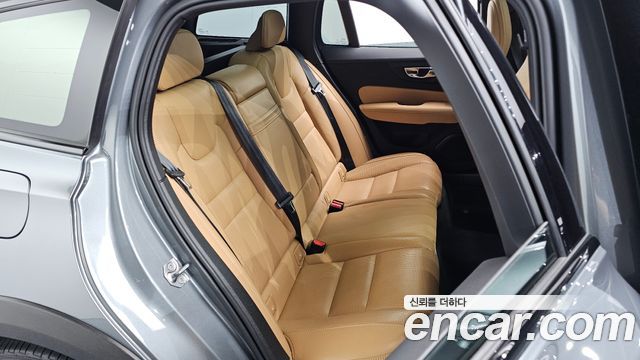 Volvo V60 Cross Country (II) T5 Pro AWD 2020 — фото 11