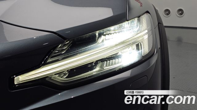 Volvo V60 Cross Country (II) T5 Pro AWD 2020 — фото 22