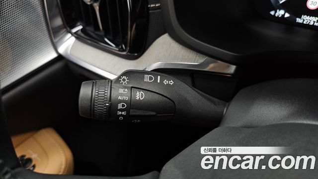 Volvo V60 Cross Country (II) T5 Pro AWD 2020 — фото 31