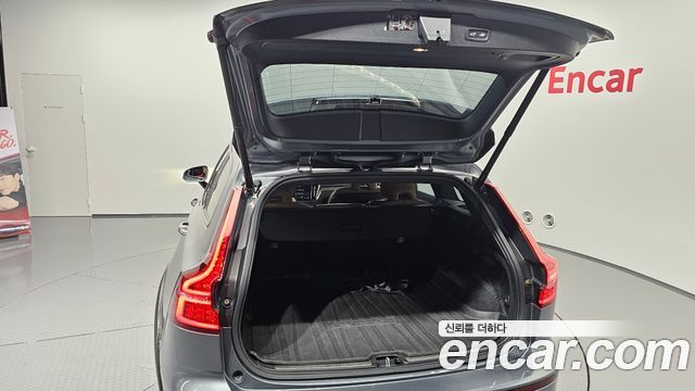 Volvo V60 Cross Country (II) T5 Pro AWD 2020 — фото 35