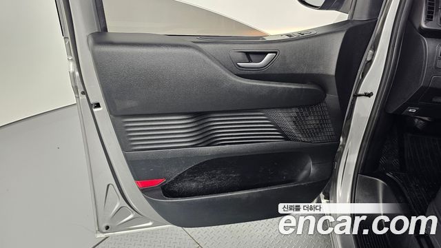Hyundai Staria Cargo 5-Seater Smart 2022 — фото 24