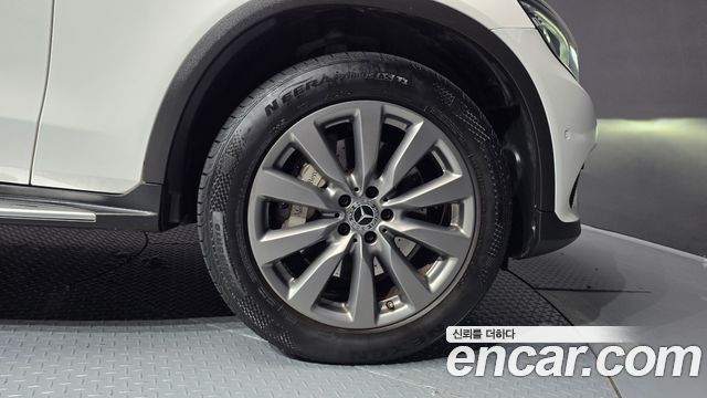 Mercedes-Benz GLC-Class (X253) GLC350e 4MATIC Premium 2019 — фото 27