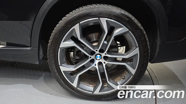 BMW X5 (G05) xDrive 40i xLine 2021 — фото 21