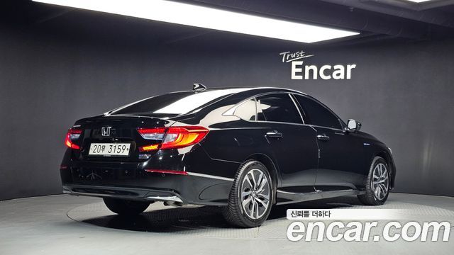 Honda Accord (X) 2.0 Hybrid Touring 2019 — фото 2