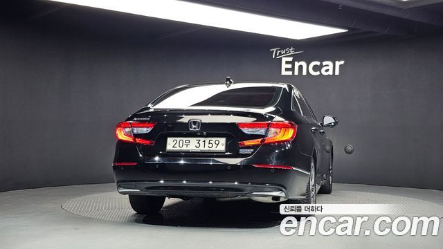 Honda Accord (X) 2.0 Hybrid Touring 2019 — фото 4