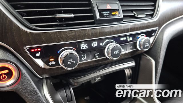Honda Accord (X) 2.0 Hybrid Touring 2019 — фото 16