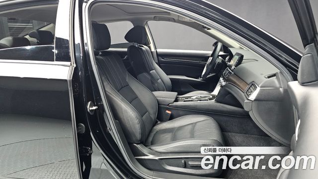 Honda Accord (X) 2.0 Hybrid Touring 2019 — фото 26