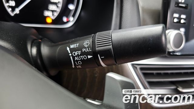 Honda Accord (X) 2.0 Hybrid Touring 2019 — фото 30