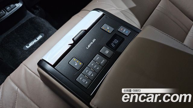 Lexus ES300h (VII) Executive 2023 — фото 17