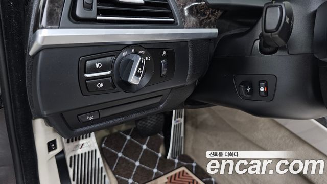 BMW 6 Series (F12) 650i Convertible 2013 — фото 17