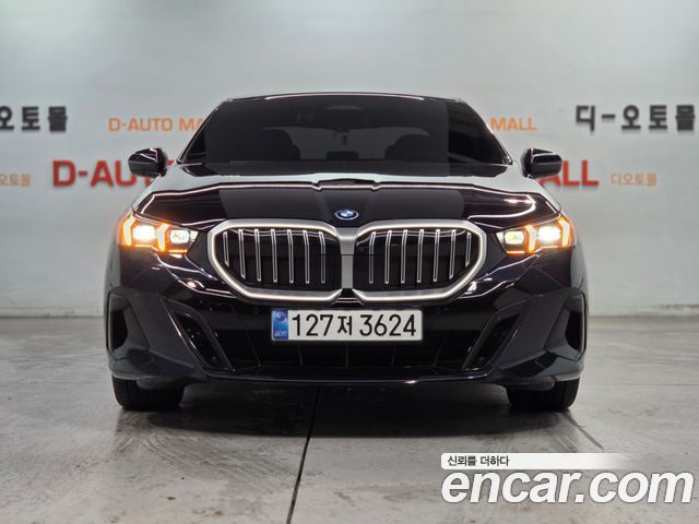 BMW 5 Series (G60) 530e M Sport 2025 — фото 2