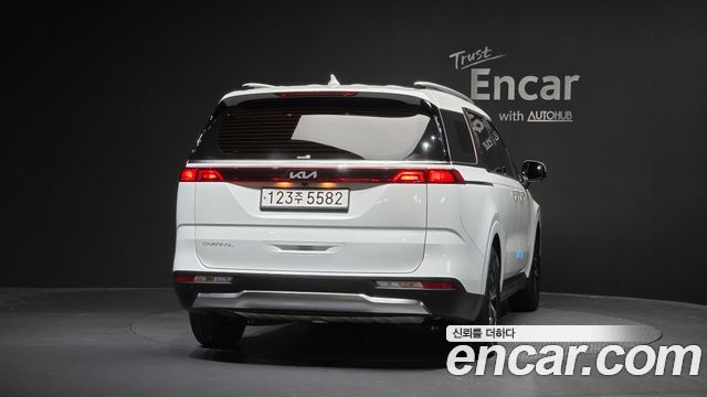 Kia Carnival (IV) Gasoline 9-Seater Signature 2023 — фото 4
