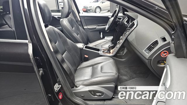 Volvo XC60 D3 1st 2017 — фото 10