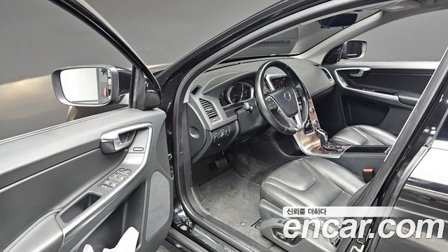 Volvo XC60 D3 1st 2017 — фото 11