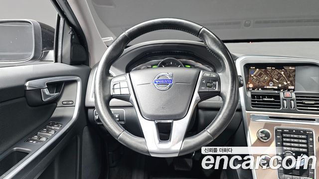 Volvo XC60 D3 1st 2017 — фото 12