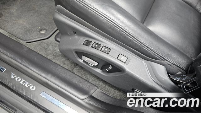 Volvo XC60 D3 1st 2017 — фото 16