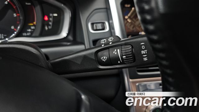 Volvo XC60 D3 1st 2017 — фото 18