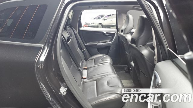 Volvo XC60 D3 1st 2017 — фото 26