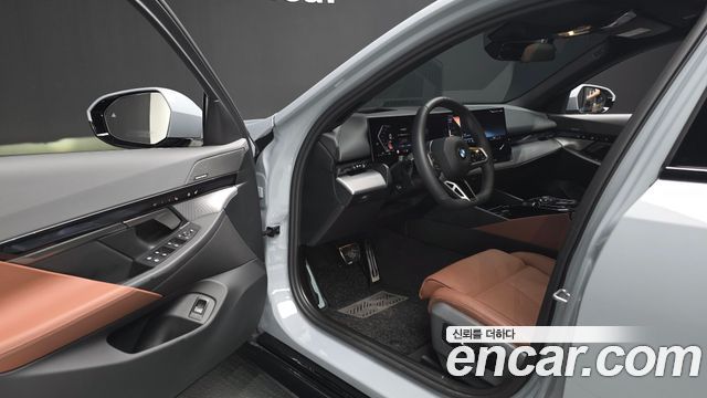 BMW 5 Series (G60) 530i xDrive M Sport 2024 — фото 10